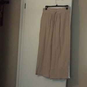 Wide leg, pull on pant. Wide waist band